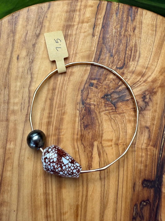 7.5 Tahitian Pearl & Hawaiian Penniform Bangle (12g)