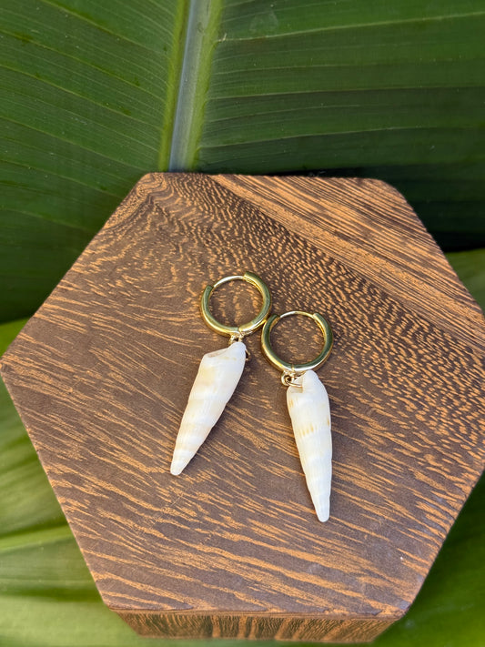 ~Huggie Cat Auger Earrings